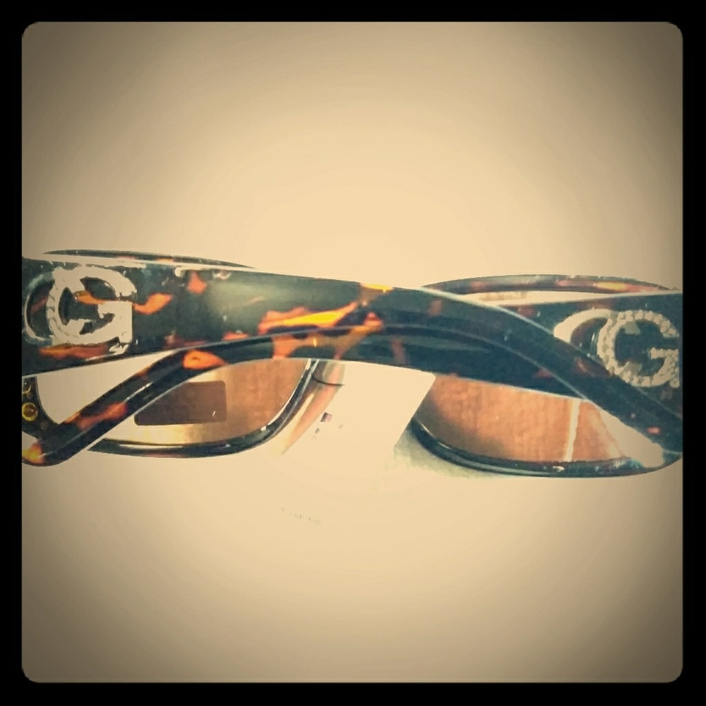 Brown CG sunglasses...
